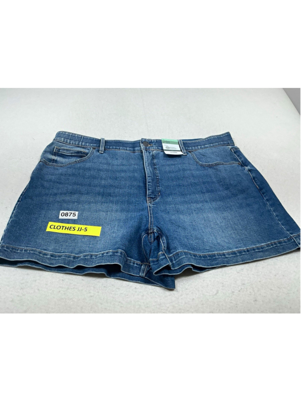 Terra & Sky Womens Plus A-Line Blue Denim Shorts Size 24W 5" Inseam Pockets